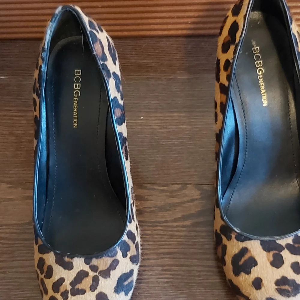 SOLD..Leopard print wedge heel shoes - Picture 2 of 9